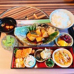 お昼ご飯専門店 アオヤマ食堂 - 