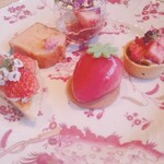 SALON BAKE & TEA - 