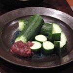 あか牛と馬刺し居酒屋 ぐーぐー - 梅きゅう