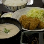 Kamefukushokudou - カキフライ定食＋粕汁