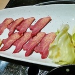馬肉専門店 よかよか - スモークタン＆サービスで頂いたこうね（たてがみ）のスモーク