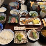 水鞠 - 朝ごはんはあまごと深海魚の焼き魚わさびごはんには自家製ふりかけ