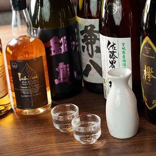 從稀有的日本清酒到威士忌，各式各樣的飲品任君挑選一杯