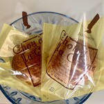 ロマンド - カスタードシュークリーム 140円。（税別）