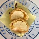 ロマンド - カスタードシュークリーム 140円。（税別）