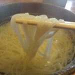 稲庭うどん 宗八 - 上品な稲庭麺ですね。