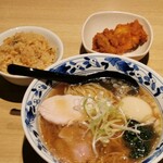 Kai Da Shira Xame Nu Mikaze - 貝出汁醤油らぁ麺味玉入り　貝めしセット