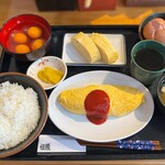 但熊 - 卵かけごはん定食とオムレツ､だし巻きたまご