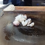 お好み焼 青森 - チャンポンの具材、イカ、エビ、タコ。