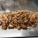 お好み焼 青森 - チャンポンすじそばめしが完成して自席の前に提供される。