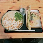 いなもく - かけうどん(大)、アスパラ天、いろいろ串天