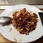 お好み焼 青森 - 最後に残ったチャンポンすじそばめし、お焦げがたまらない。