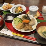 Amaminoshimaryouriarahobanaandoserina - 島野菜定食