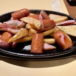 濱放者 - ★あつあつベーコン＆ウインナー
      テイクアウトの冷蔵庫からチラチラ見えてて、ついオーダーw
      ウマウマ♡