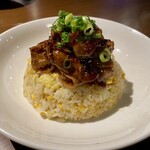 濱放者 - ★和牛焼肉乗せチャーハン
      味付けの濃いめな焼肉が乗ってるが...
      それよりチャーハンの味にびっくり！
      レベル高し！極ウマ♡