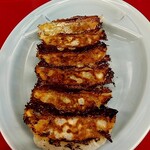 ラーメン山岡家 - 焦げ目も美味しい熱々ギョーザ❗餡もシッカリ、味がついていてそのまま食べても美味♬