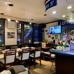 濱放者 - テーブル以外に、カウンター席もあり♪