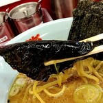 ラーメン山岡家 - 海苔はマキマキ♪