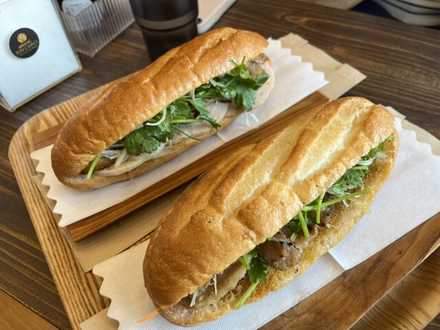 Bánh Mì Xin Chào Warabi