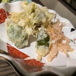 Yurui No Yado Keizan - 山菜とエビの天ぷら