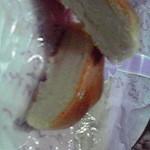 北摂風菓 秀菓苑 むらかみ - 中は黄身あんでした(^○^)