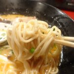 Isshi - 黒ラーメンは中細ストレート麺