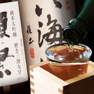 We have a wide variety of local sake delivered directly from breweries all over the country!! Delicious sake with delicious food