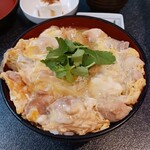 しゅうと - 特製親子丼１０００円。ご飯大盛無料