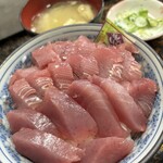 水口寿志亭 市場の食堂  - 料理写真:中落ち丼