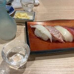 Kiduna Sushi - 炙りえんがわ、炙り中トロ、イカ、中トロ