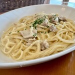 カフェ ド ヒラオカ - チキンと柚子胡椒のクリームパスタ880円