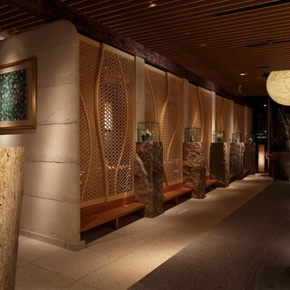 掘りごたつ半個室
                                          ※ディナータイムの個室予約はご宴会プランのご予約が必要です。