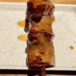 オオクサ - 巨大な京紅地鶏のレバーはトロトロな焼き上がり（過去撮影分）