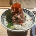 日本橋海鮮丼 つじ半 神楽坂店 - 