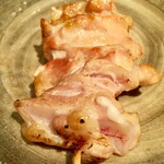 オオクサ - 軟骨の鶏肉は秘密です　軟骨の周りに肉のある鶏は大変貴重だそうで銘柄が知られると買えなくなるそうです（過去撮影分）