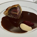 シェ・イノ - ジビエのパイ包み