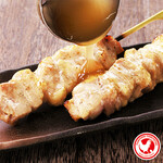 1 piece Yakitori (grilled chicken skewers) (thigh/seseri) eaten with dashi soup