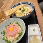 難波千日前 釜たけうどん - 