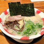 熟成豚骨ラーメン 豚骨麺屋一番軒 総本家 - 味玉ラーメン