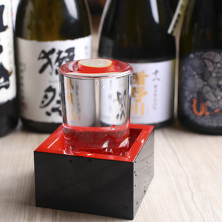 Carefully selected considering the compatibility with the food! Seasonal sake, mainly dry