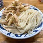 手打うどん はりや - 艶々の瑞々しいうどんに揚げたてのゲソ天