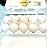 卵太郎 - 白い殻の卵って久しぶりな感じがする　byまみこまみこ