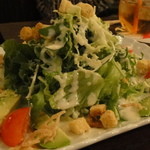 トリコロール - アボカドのシーザーサラダ680円