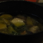 トリコロール - エビのアヒージョ980円