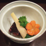 藤吉 - お任せ(竹3000円)の里芋とたこ桜煮