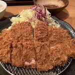 Tonn Syou Miyazaki Kuro Buta Hiranoya - 宮﨑おいも豚ロースカツ