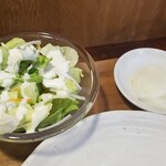 キッチン ブルー グローブ - サラダ、お新香のアップ