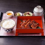 活うなぎ蒲焼き定食