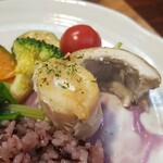 キッチン ブルー グローブ - やはり真ん中は太刀魚が密着