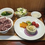 キッチン ブルー グローブ - 太刀魚ポワレ　紫芋のマスカルポーネのソース